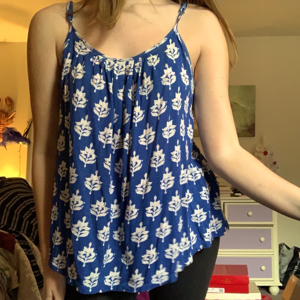 LUCKY BRAND BLUE PATTERNED TANK